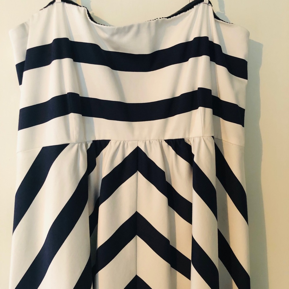 Jessica Simpson White and Navy Dress - Picture 4 of 7